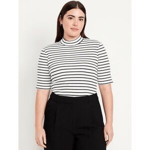 Old Navy Black and White Striped Short Sleeve Tee